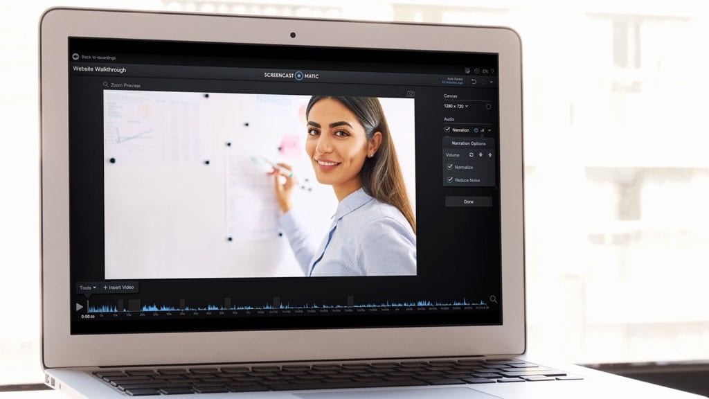 teacher screencasting her lecture