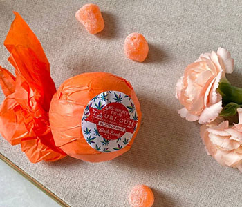 Colored tissue bath bomb